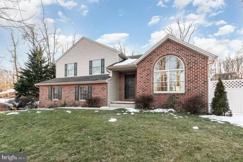 689 Acri Rd, Mechanicsburg, PA 17050