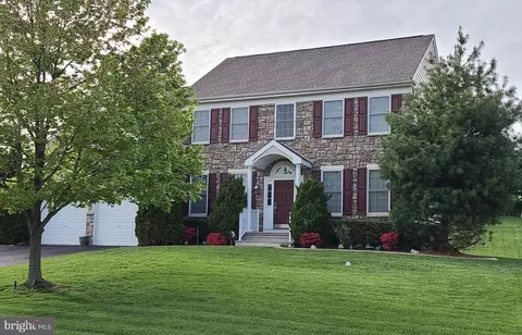 14 Bella Vista Dr, Mechanicsburg, PA 17050