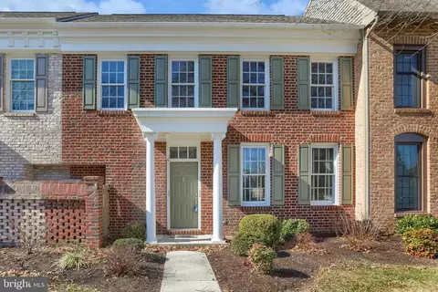 28 Devonshire Sq, Mechanicsburg, PA 17050