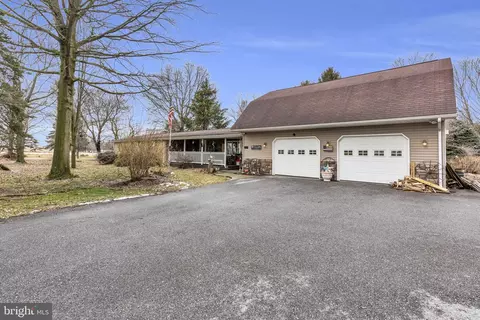 5 Parker Rd, Newville, PA 17241