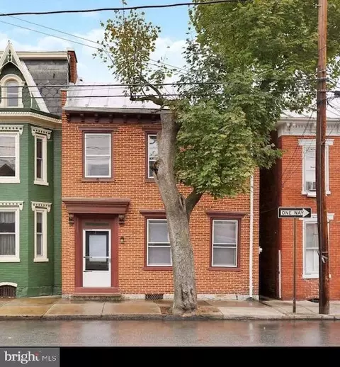 217 N Bedford St, Carlisle, PA 17013