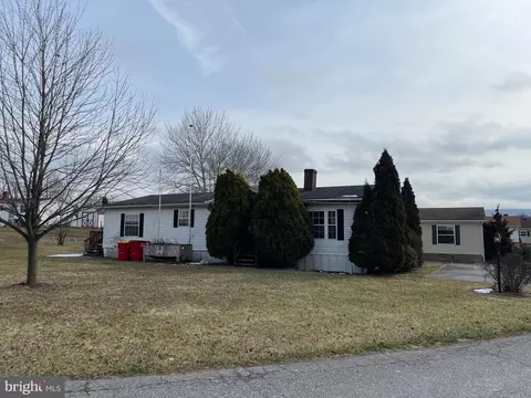 83 Rustic Dr, Shippensburg, PA 17257