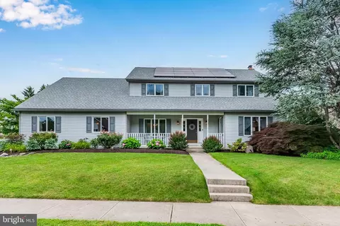 1009 Chippenham Rd, Mechanicsburg, PA 17050