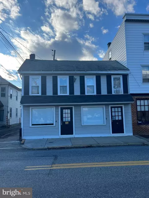 18 S Market St, Mechanicsburg, PA 17055