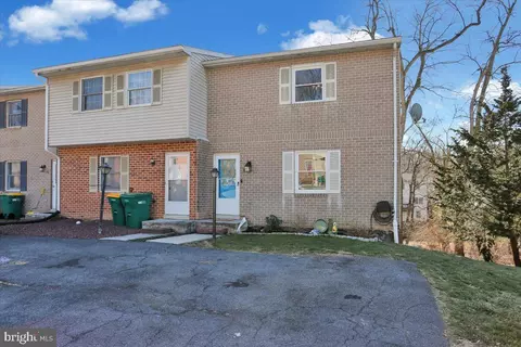 76 Ashford Dr, Enola, PA 17025