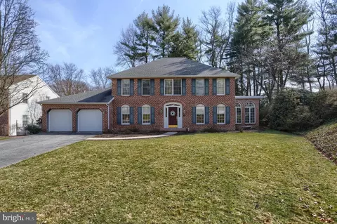 14 Paddock Ln, Camp Hill, PA 17011