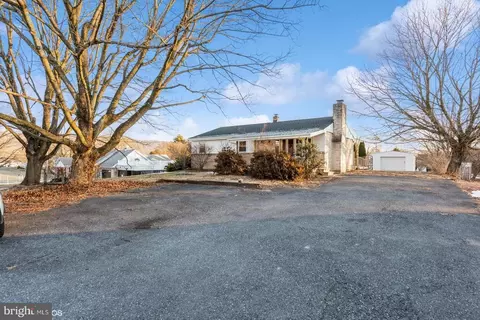 477 Wolfs Bridge Rd, Carlisle, PA 17013