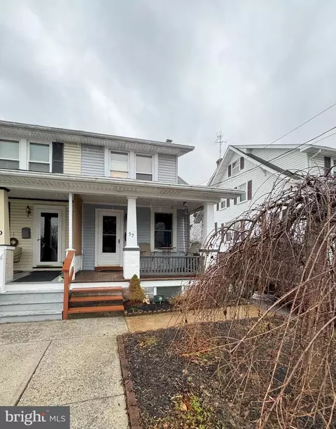 32 H St, Carlisle, PA 17013