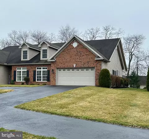 5430 Rivendale Blvd, Mechanicsburg, PA 17050