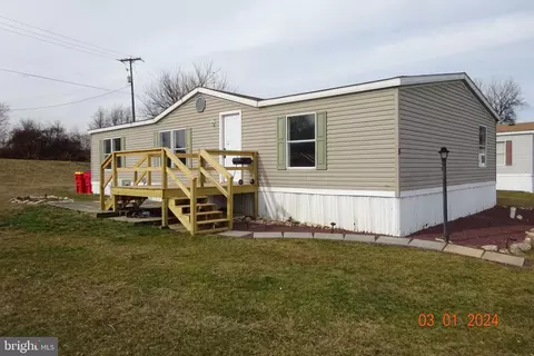 9 Apache Dr, Shippensburg, PA 17257