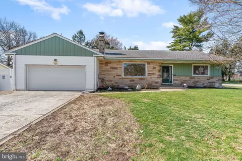 102 Maple Ave, Camp Hill, PA 17011