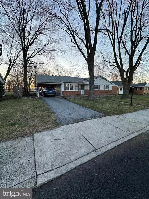 12 Gobin Dr, Carlisle, PA 17013