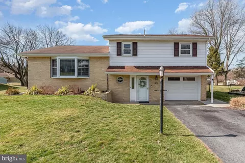 406 Reservoir Rd, Mechanicsburg, PA 17055