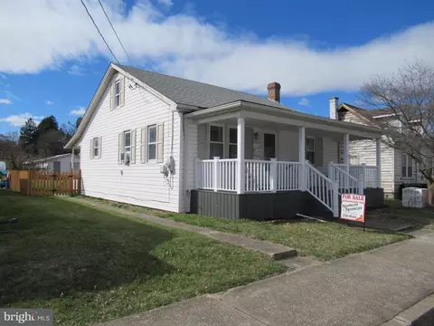 303 Chestnut St, Mount Holly Springs, PA 17065