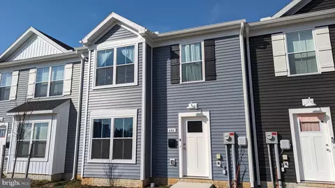 646 N College St, Carlisle, PA 17013