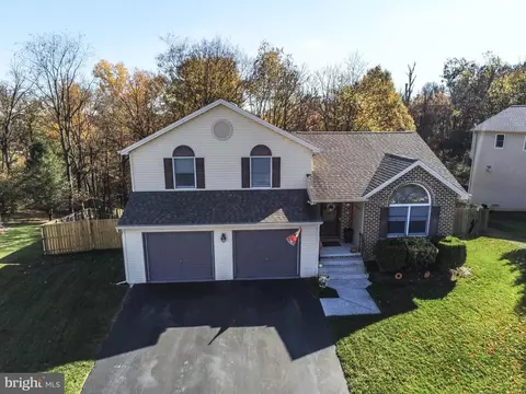11 Hazelwood Path, Mechanicsburg, PA 17050