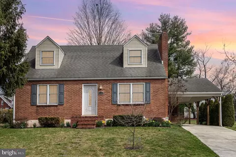 102 Linden Dr, Camp Hill, PA 17011