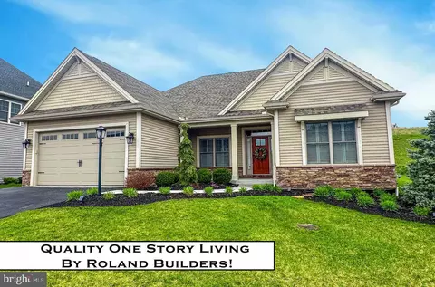 16 Grayhawk Way N, Mechanicsburg, PA 17050