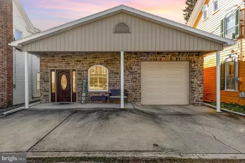 204 Third St, Boiling Springs, PA 17007