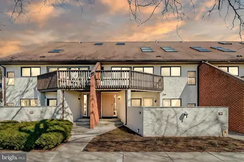 1077 Lancaster Blvd #12, Mechanicsburg, PA 17055