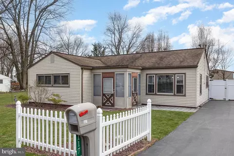 117 Maple Dr, Mechanicsburg, PA 17050