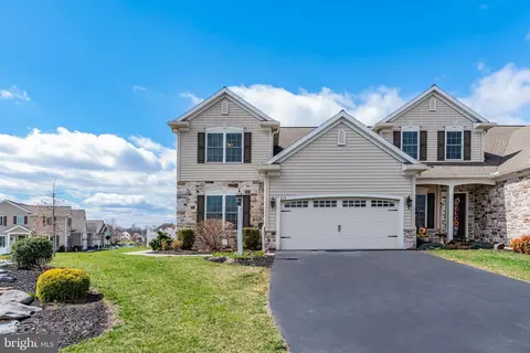 613 Poppy Cir, Mechanicsburg, PA 17050