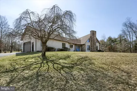 317 Ponderosa Rd, Carlisle, PA 17015