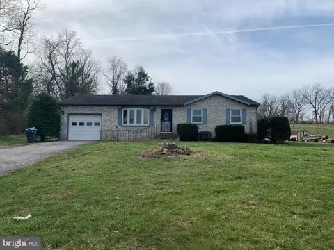 124 E Old York Rd, Carlisle, PA 17015