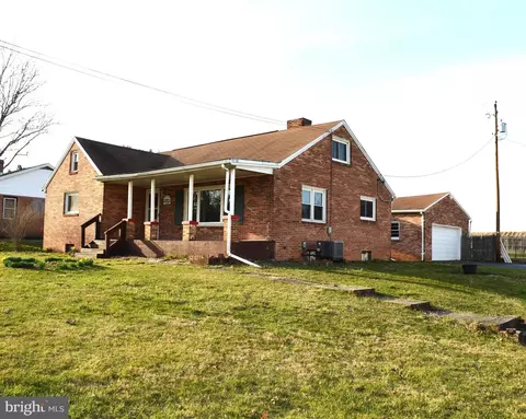 1543 Newville Rd, Carlisle, PA 17015
