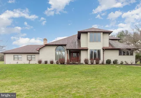 81 Hoover Rd, Carlisle, PA 17015