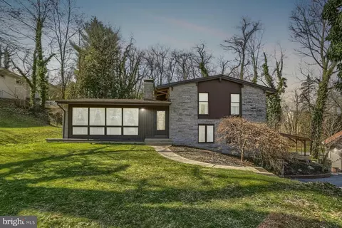 350 Hillside Dr, New Cumberland, PA 17070