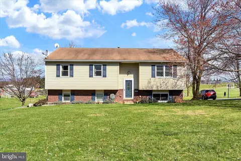 344 Fairview St, Carlisle, PA 17015