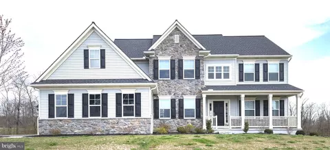 26 Country Side Dr, Carlisle, PA 17013