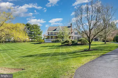 6125 Westover Dr, Mechanicsburg, PA 17050