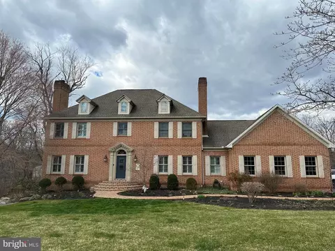 2012 Mountain Pine Dr, Mechanicsburg, PA 17050