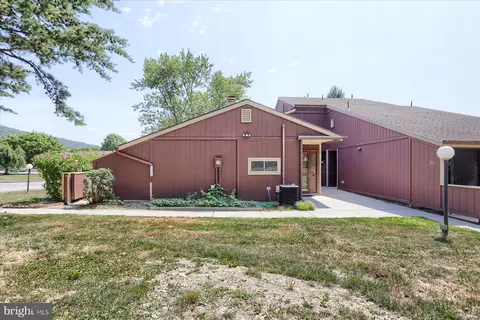 848 Louise Ct, Enola, PA 17025