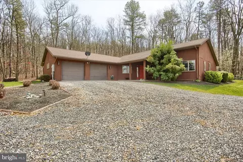 10 Dogwood Dr, Newville, PA 17241