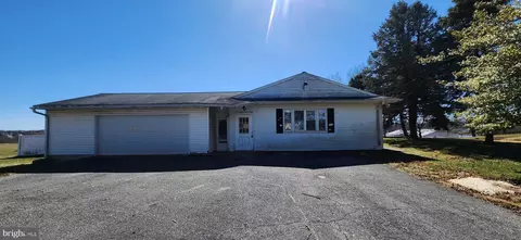 711 Longs Gap Rd, Carlisle, PA 17013