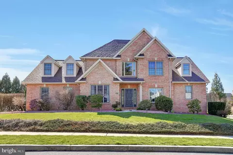 1023 Saffron Dr, Mechanicsburg, PA 17050