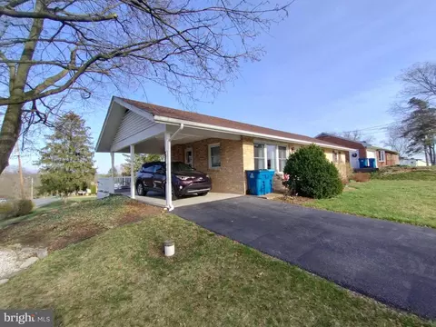 1 Clearview Ave, Carlisle, PA 17013