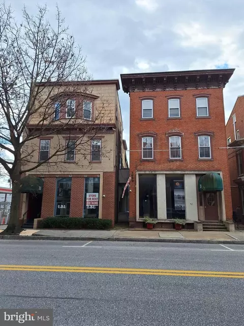 33-35 W Main St, Mechanicsburg, PA 17055