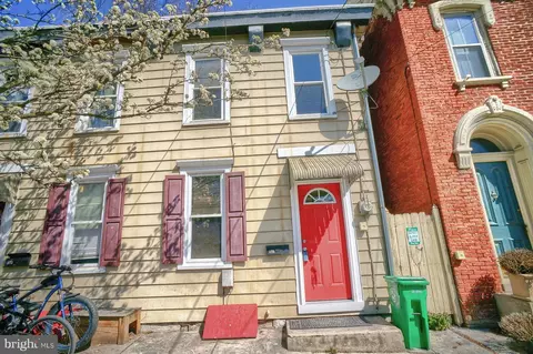 175 E North St, Carlisle, PA 17013
