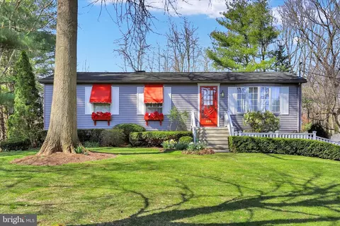 208 Mcallister Church Rd, Carlisle, PA 17015