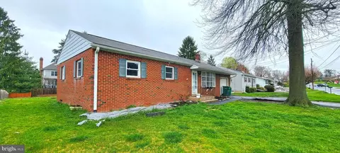 6023 William Dr, Mechanicsburg, PA 17050