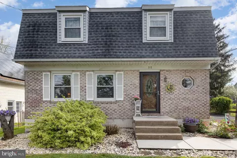 11 Givler Ave, Enola, PA 17025