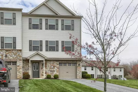 257 Melbourne Ln, Mechanicsburg, PA 17055