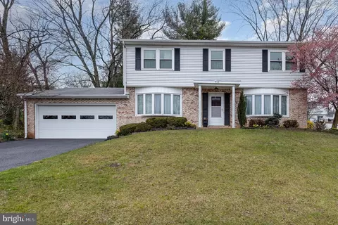 528 Orrs Bridge Rd, Camp Hill, PA 17011