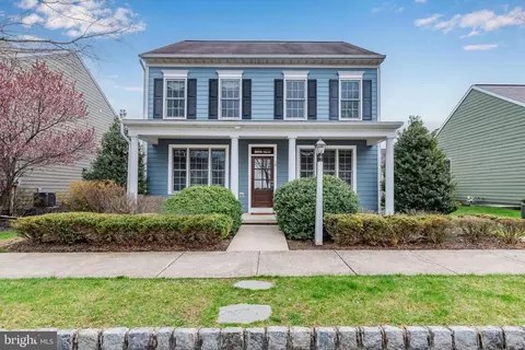 28 Summer Ln, Mechanicsburg, PA 17050