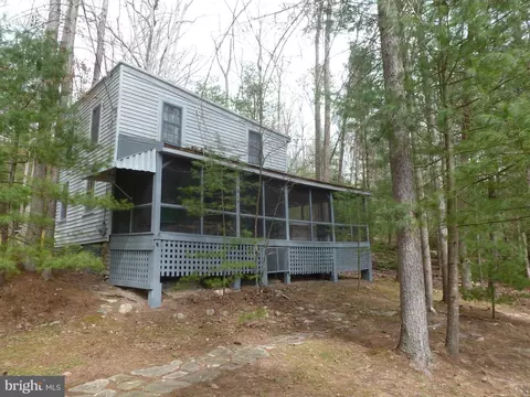 1349 Pine Grove Rd, Gardners, PA 17324