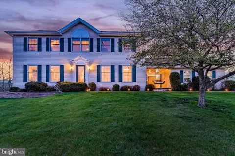 310 Shatto Dr, Carlisle, PA 17013